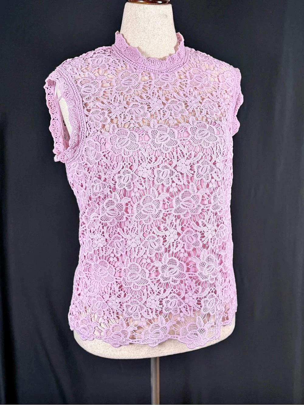Nanette Lepore Floral Lace Sleeveless Blouse in Pink Large Like New Zipper